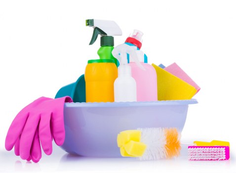 Local hard floor cleaning service working in a Kentishtown hallway