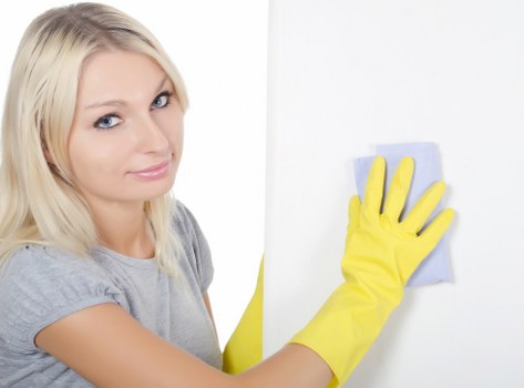 Local cleaning service preparing a kitchen in Kentishtown home